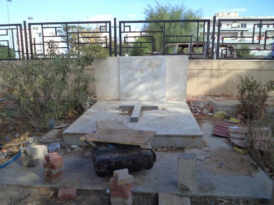 Εικόνες φρίκης στο κοιμητήριο