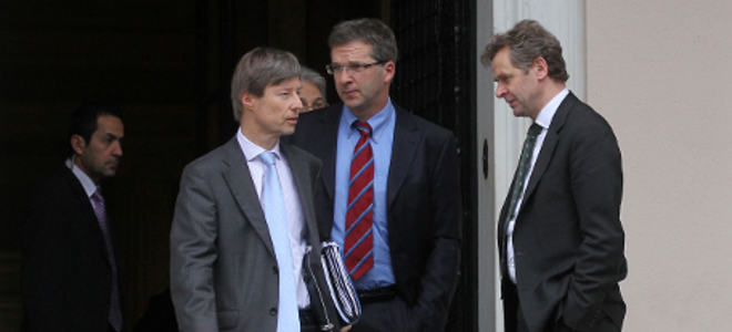 “Η τρόικα θέλει διετή επιμήκυνση”