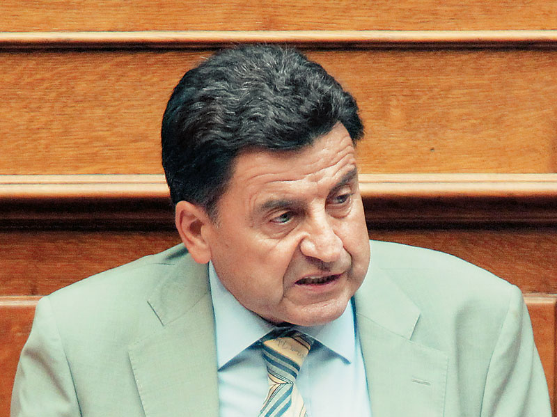 Αποδοκίμασαν τον Μουτσινά