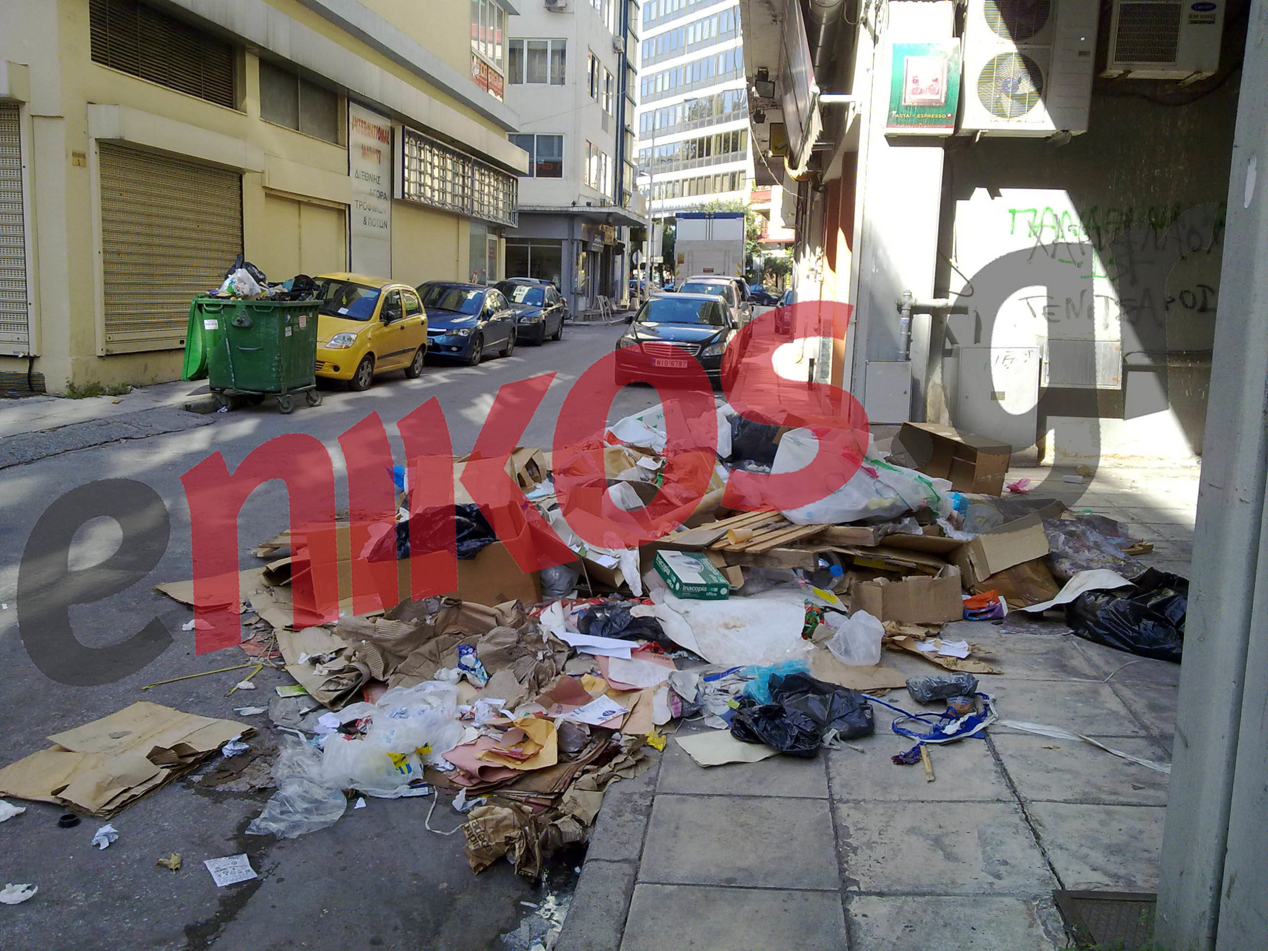 “Βουνά” τα σκουπίδια στη Θεσσαλονίκη