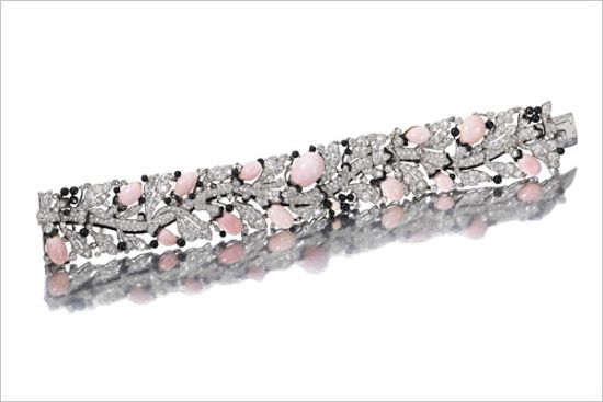 Σε δημοπρασία βασιλικό κόσμημα