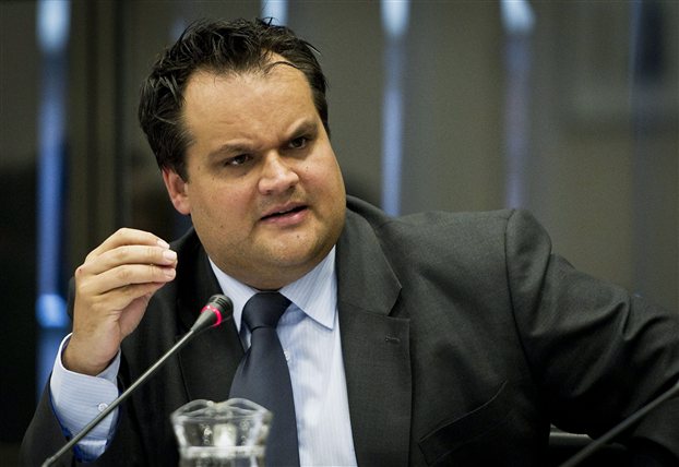 «Καλύψτε εσείς το κενό»