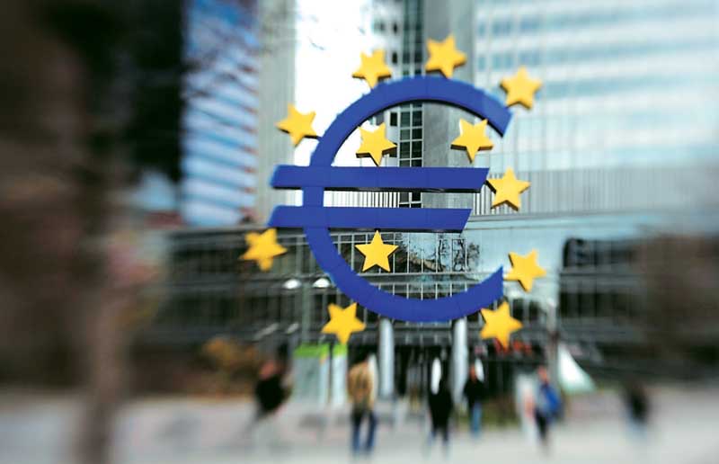 Απέχει η συμφωνία με την τρόικα