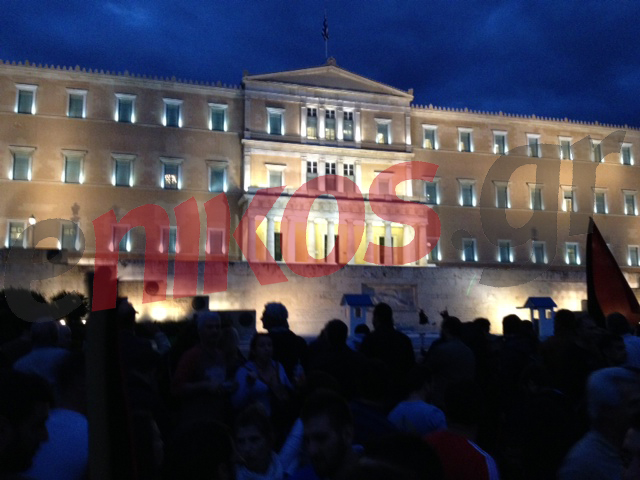 Τώρα στο Σύνταγμα