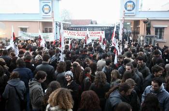 Διαμαρτύρονται οι εκτελωνιστές