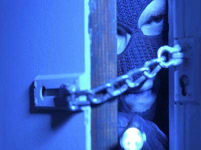 Διέρρηξαν σπίτι την ώρα της κηδείας του ιδιοκτήτη!