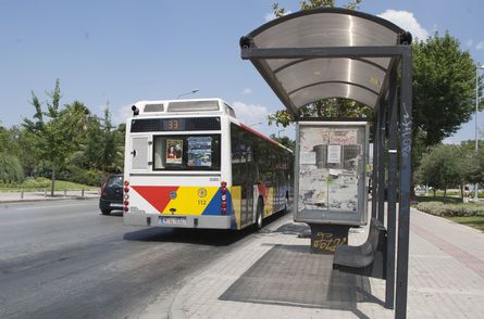 Άγνωστοι επιτέθηκαν σε λεωφορείο του ΟΑΣΘ