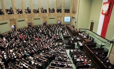 Ψάχνουν τη σύνδεση με τον Μπράιβικ