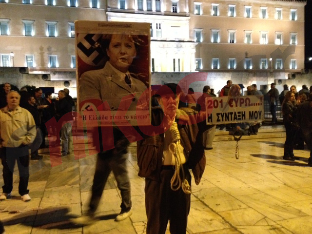 ΦΩΤΟ : ” Με κρέμασε η Μέρκελ”