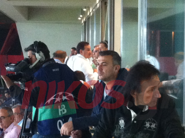 Φώτο-Ο Ρέμος παρακολουθεί Θρύλο