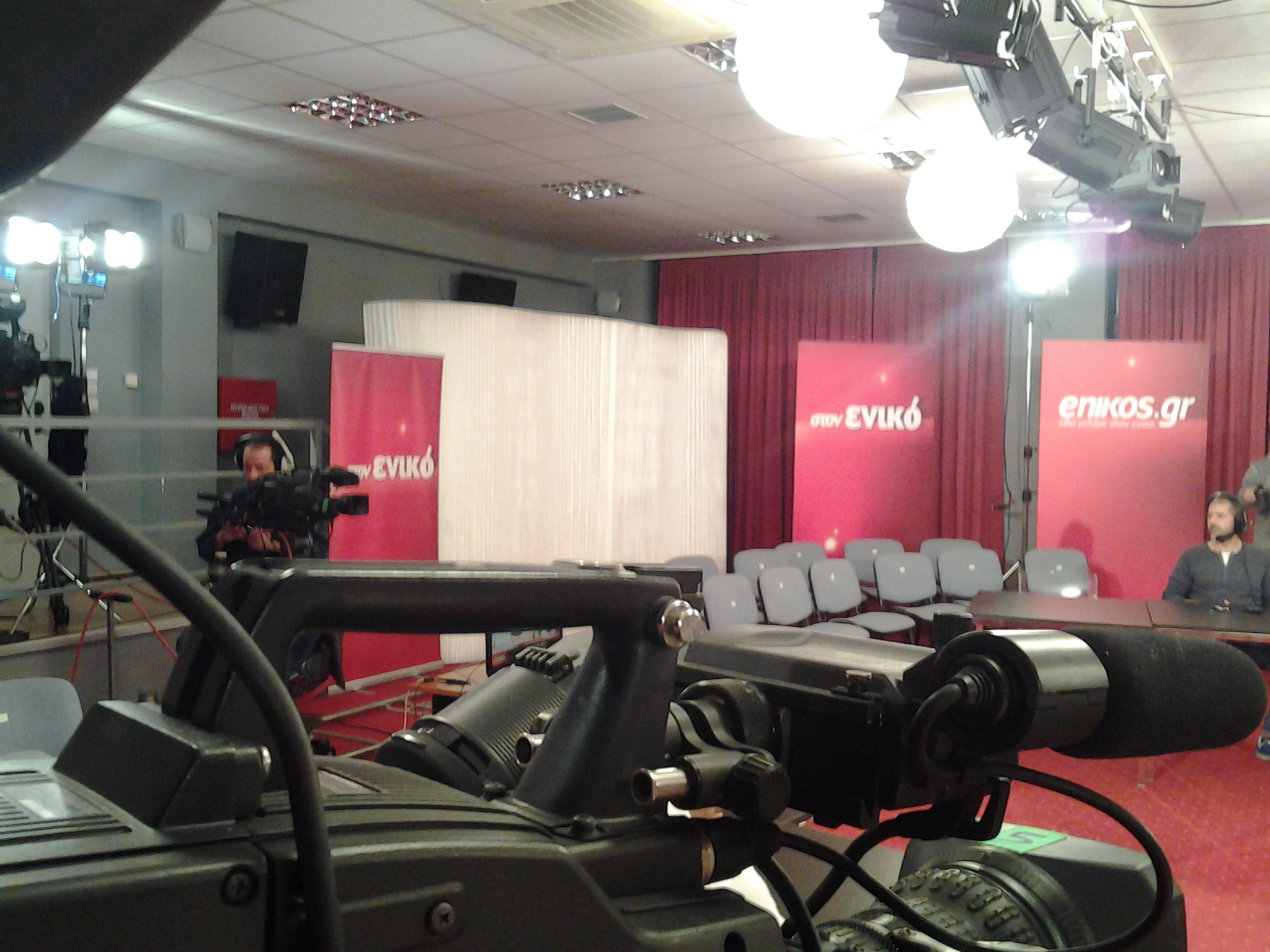 ΦΩΤΟ-Όλα έτοιμα για την εκπομπή