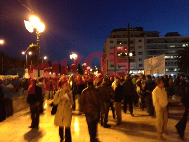 ΦΩΤΟ:Γεμίζει το Σύνταγμα