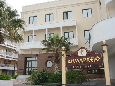 Υπό κατάληψη δημαρχείο και περιφέρεια