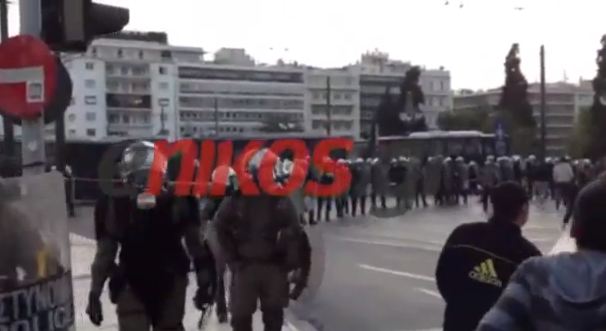 Βίντεο: Τα ΜΑΤ στη Βουλή