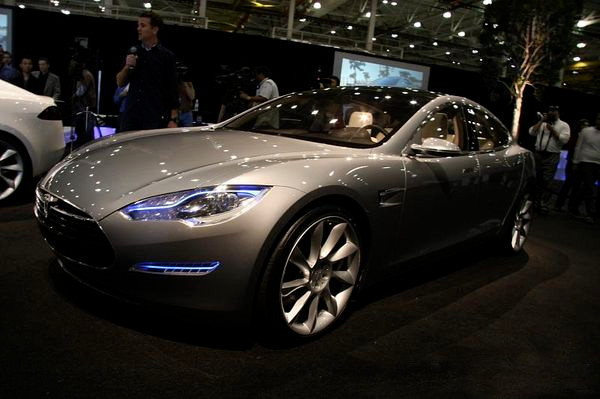 Το Tesla S αυτοκίνητο της χρονιάς