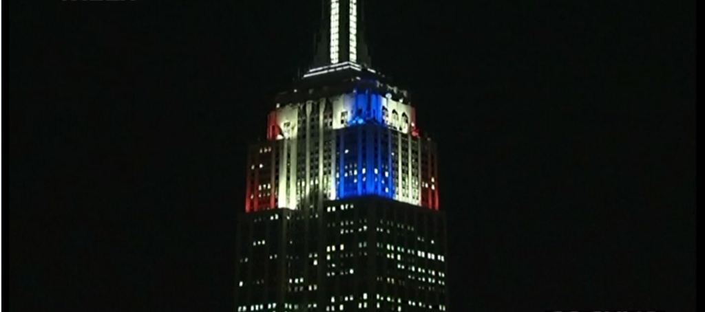 Κόκκινο ή μπλε το Empire State;