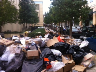 Σκουπίδια “έπνιξαν” το Ηράκλειο