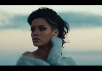 Η Rihanna νομίζει ότι είναι ντίβα…