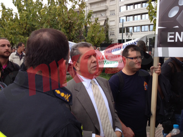 Τώρα-Βουλευτές στη διαμαρτυρία των ένστολων