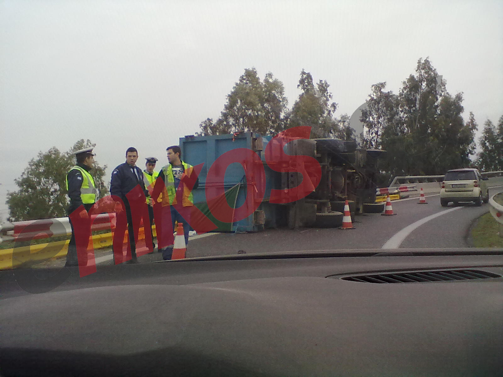 Αττική Οδός: Ανετράπη φορτηγό