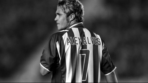 “Έφυγε” ο Άλεξ Άλβες