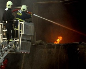 Κρήτη: Φωτιά δίπλα σε βενζινάδικο