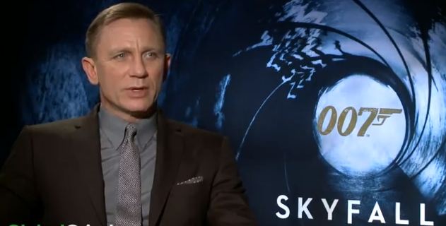 Ο Bond θέλει την Rihanna…