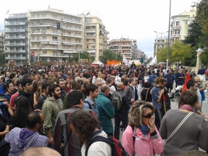 Τώρα-Θεσσαλονίκη: Διαδηλωτές με κινητικά προβλήματα απέκλεισαν το ΥΜΑΘ