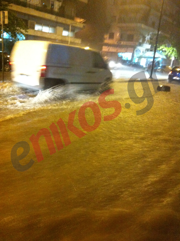 Τώρα – Πλημμύρισε το “γεφυράκι των Μελισσίων”