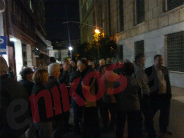 ΒΙΝΤΕΟ-Περικύκλωσαν τον Βενιζέλο