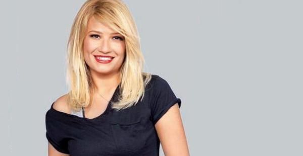 Η φωτογράφιση της Φαίης Σκορδά