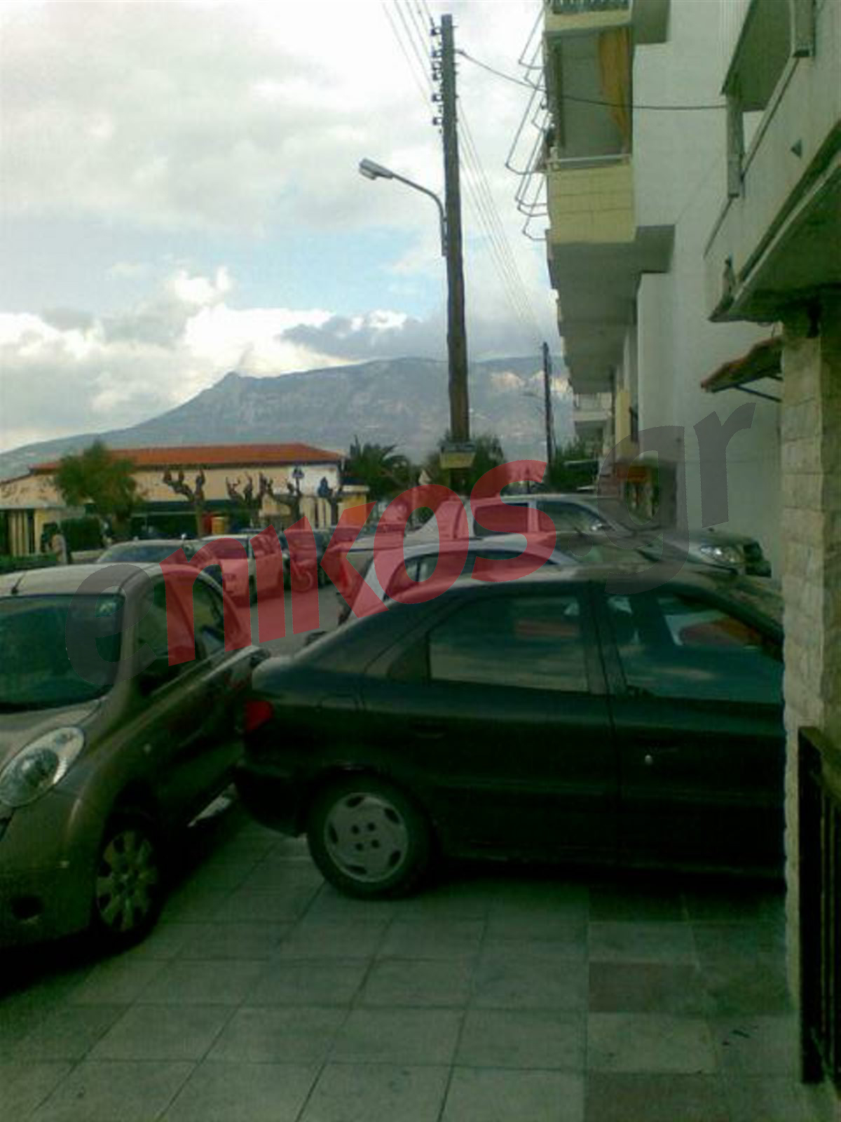 Πεζοδρόμιο… όπως λέμε πάρκινγκ