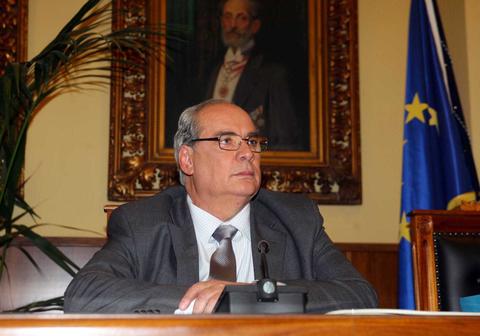 “Κύριε Μανιτάκη αλλάξτε συμπεριφορά ή παραιτηθείτε”