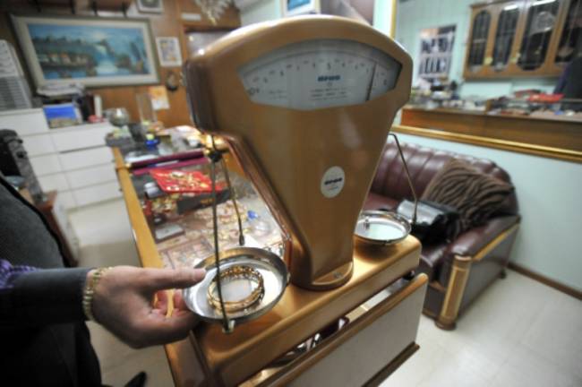 Τα πήγαν στο ενεχυροδανειστήριο