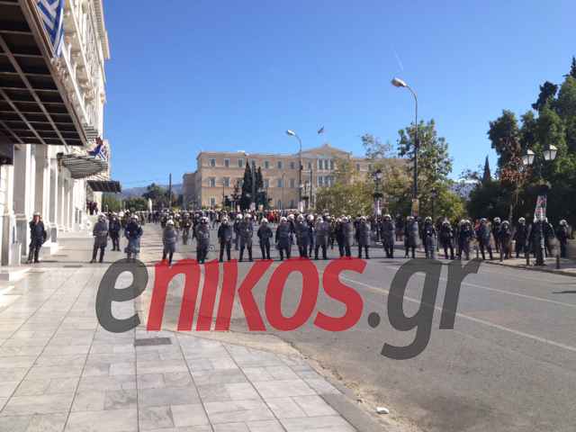 Τώρα-Παραταγμένα ΜΑΤ έξω από τη «Μεγάλη Βρεταννία»