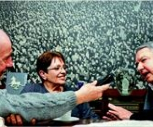 Τσίπρας, Βενιζέλος, Κουβέλης, Παπαρήγα μαζί