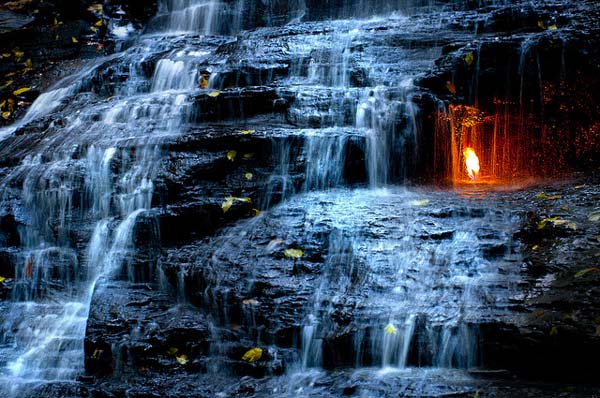 Οι καταρράκτες της Αιώνιας Φλόγας