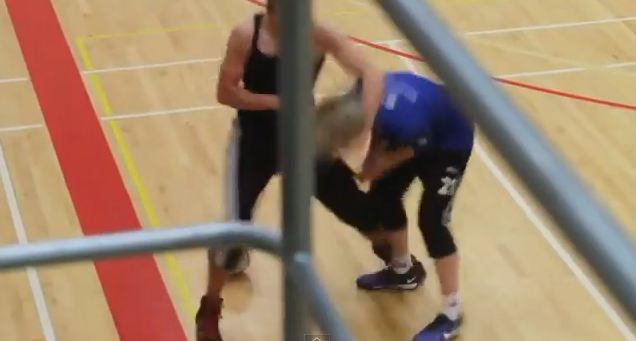 Απίστευτο ξύλο στην Ισλανδία