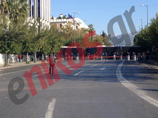 Τώρα -ΦΩΤΟ: Τα ΜΑΤ στη Βουλή