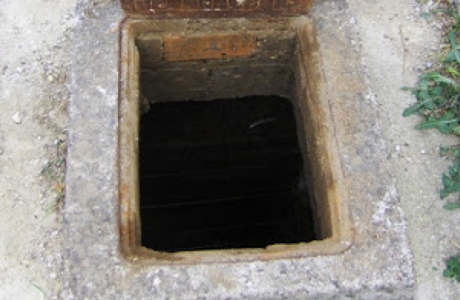 Πεντάχρονος έπεσε σε φρεάτιο