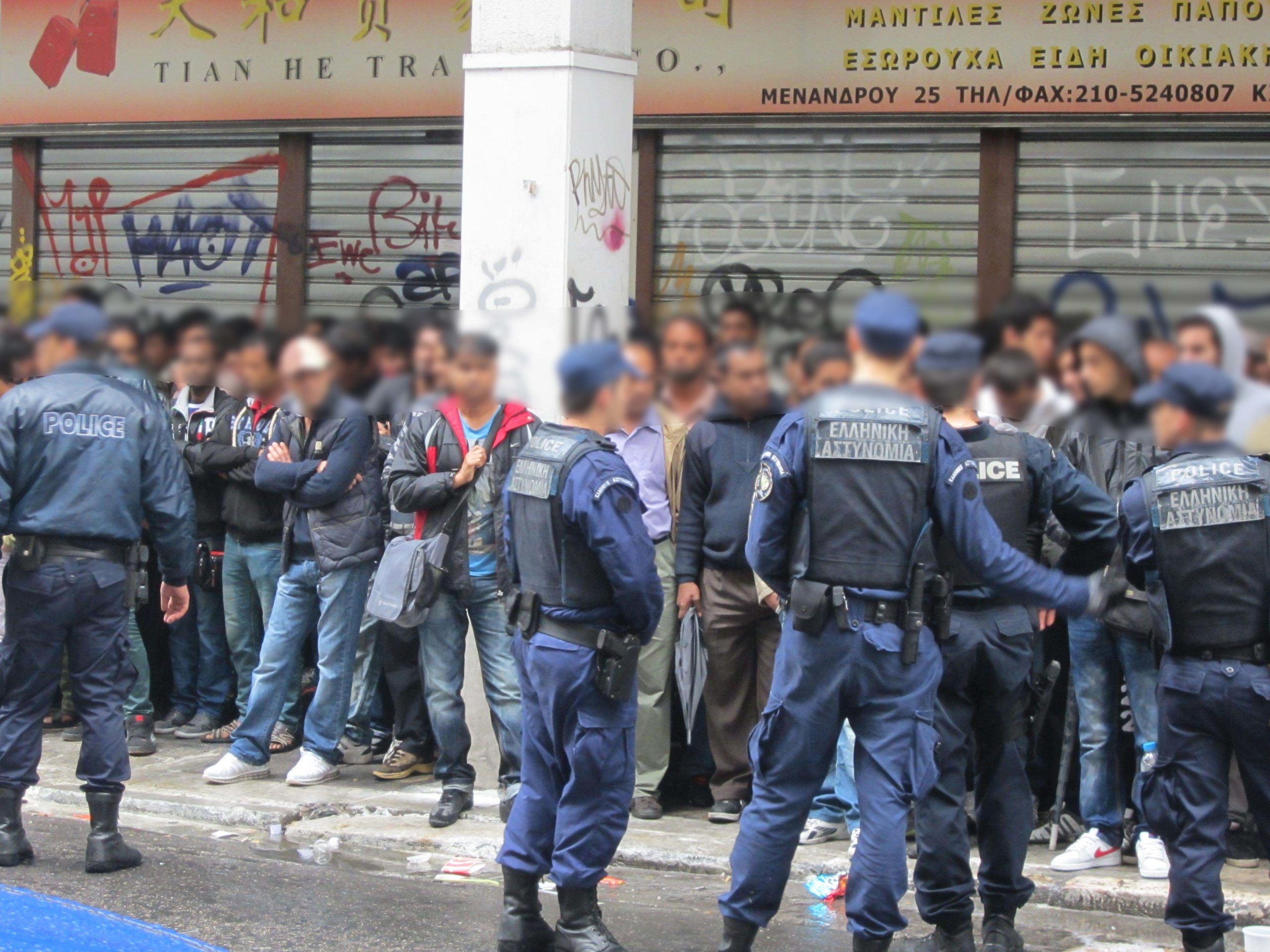 Προσαγωγές και 216 συλλήψεις