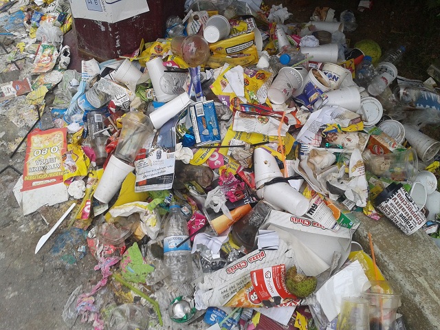 Απορριμματοφόρο στο ΑΠΘ