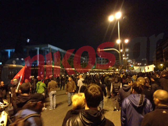 Τώρα-Διαδηλωτές στην αμερικανική πρεσβεία