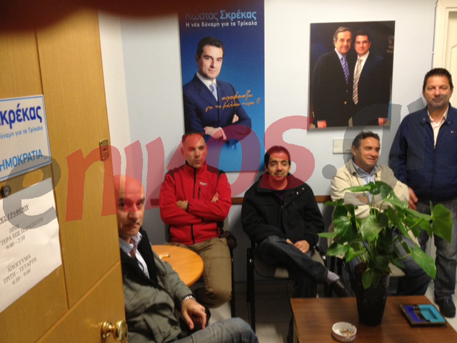 ΦΩΤΟ-Κατάληψη στο γραφείο του βουλευτή