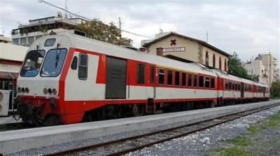 Η βροχή «έκοψε» το τρένο