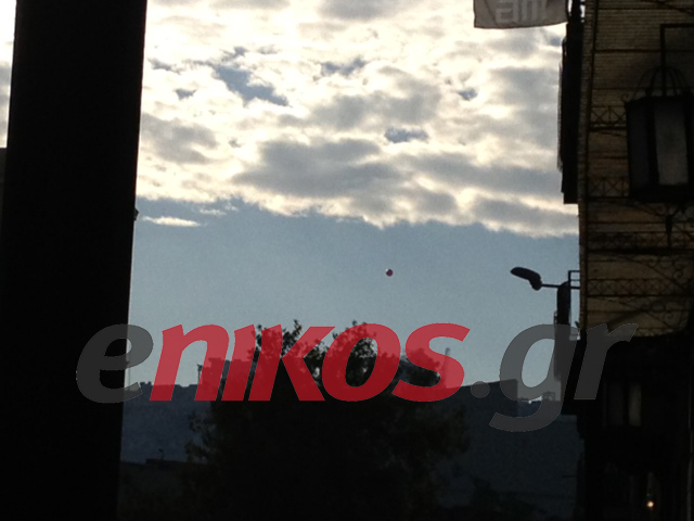 Ένα μπαλόνι-αίνιγμα στον ουρανό