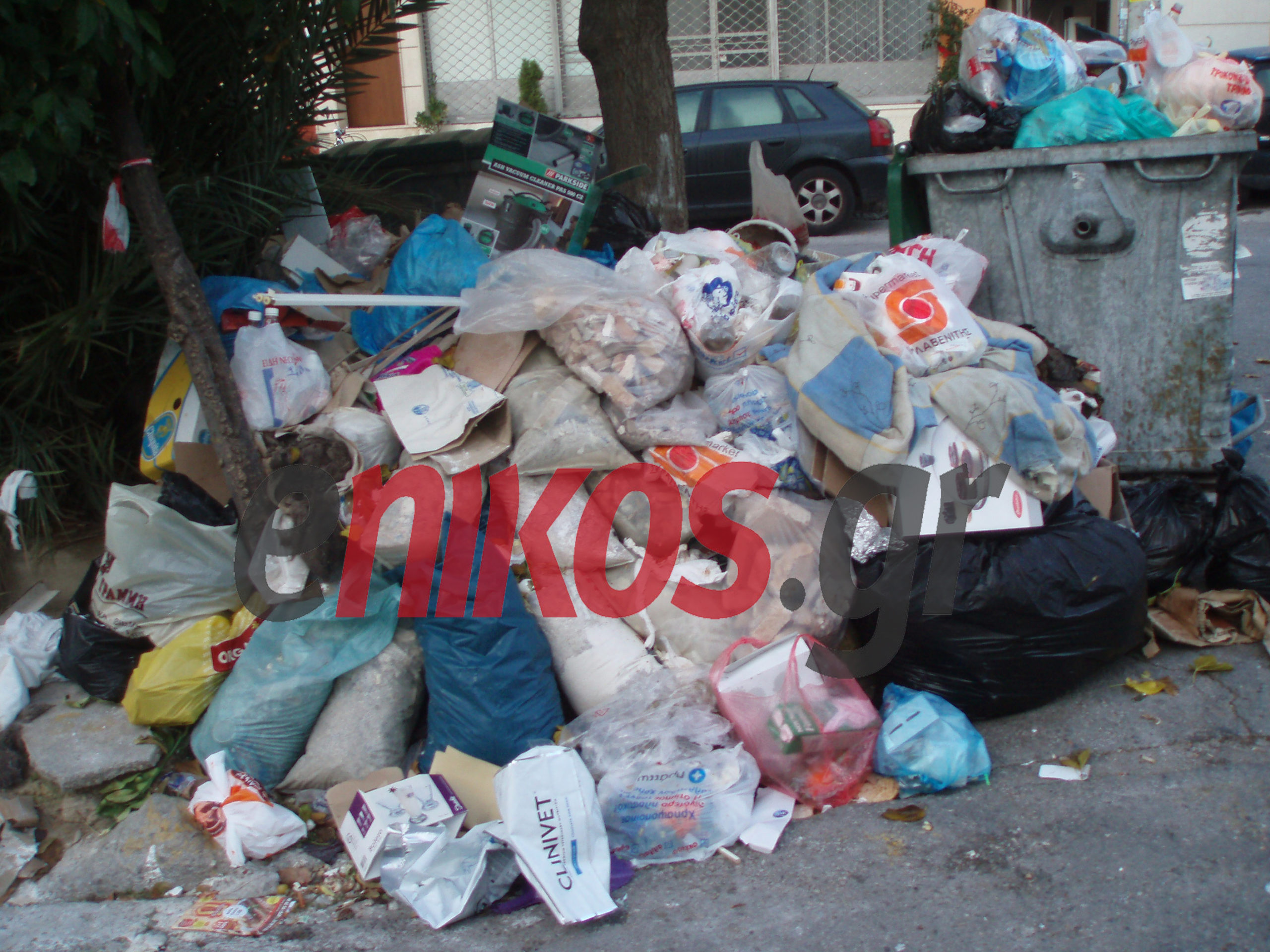 Χριστούγεννα με σκουπίδια