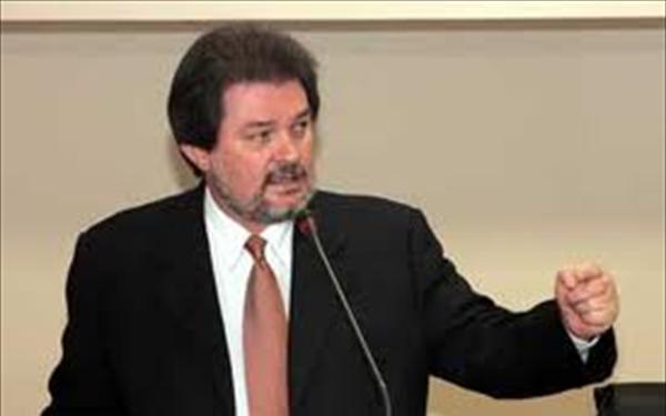 Ο Μίχας καταγγέλλει τον Τσαυτάρη