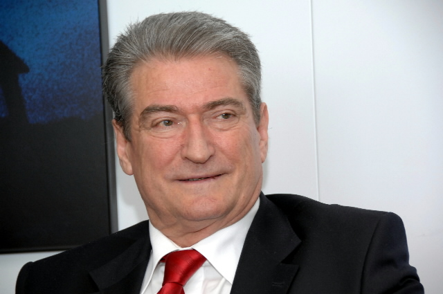 Μπερίσα: Το έθνος είναι ένα