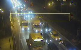 Τώρα-Αυτοκίνητα έπεσαν σε μπαριέρες